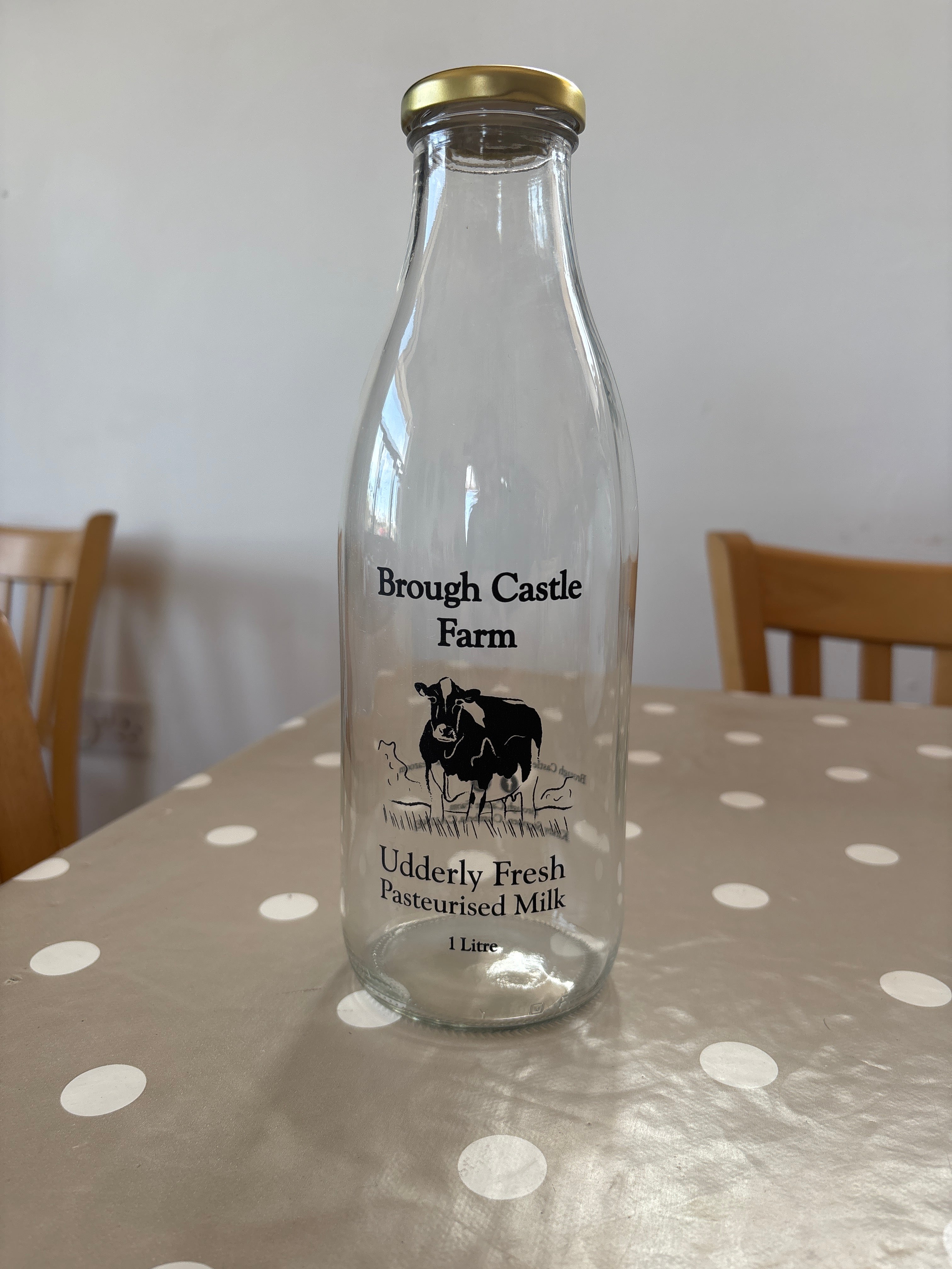 Brough Castle Glass Bottle 1L